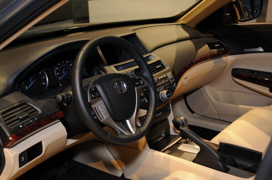  Honda Accord Crosstour 2010 года  (фото 6 из 260)